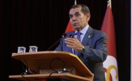 Dursun Özbek: Bana araziyi peşkeş çekiyor diyemez!