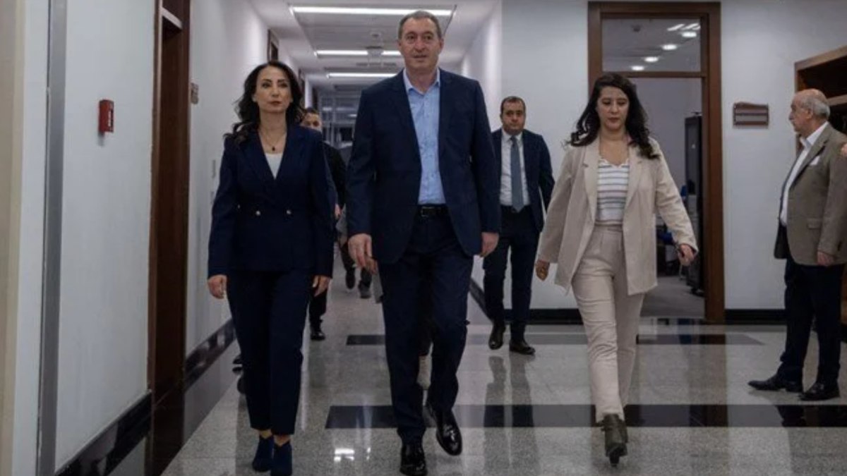 DEM Parti’nin siyasi parti turu bugün üç parti ile devam edecek