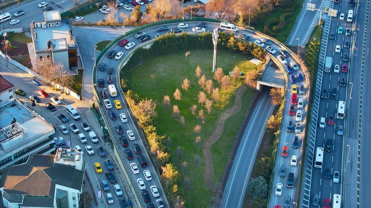 İstanbul’da trafik yoğunluğu yüzde 85’e ulaştı