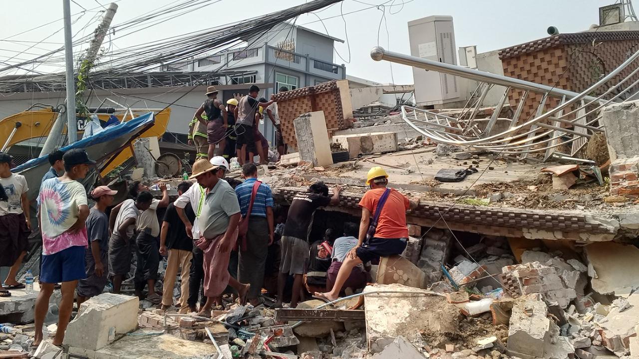 Myanmar’daki depremlerde can kaybı 1002’ye ulaştı