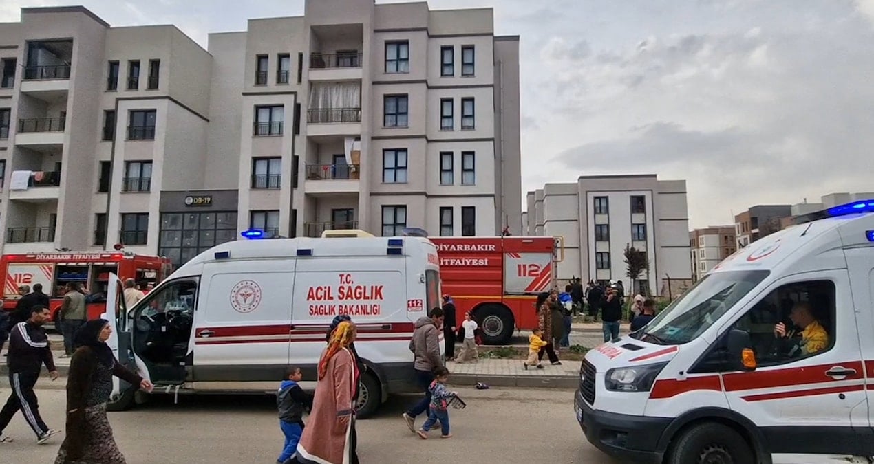 Diyarbakır’da yangın: 3’ü çocuk 5 kişi hastanelik oldu